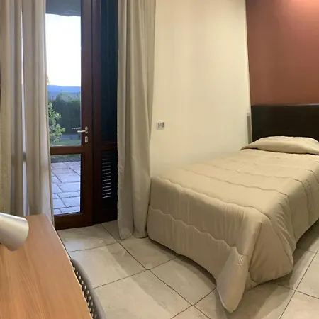 Oda ve Kahvaltı Il Giardino Della Torre - *